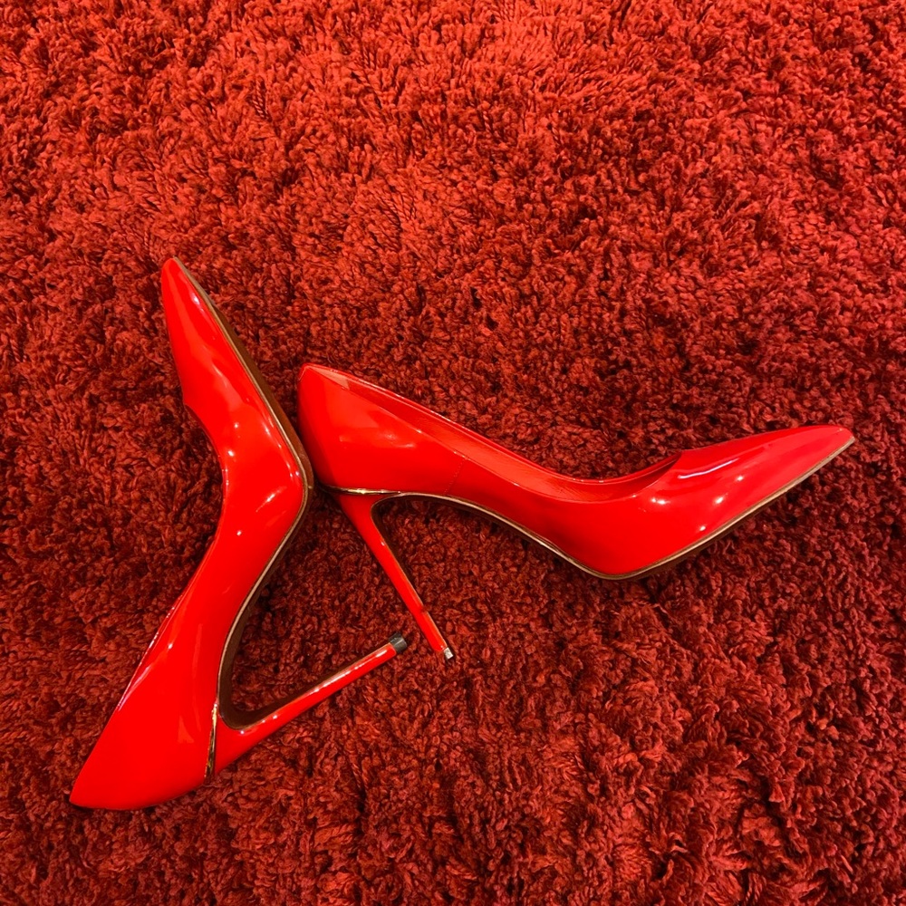 Louis Vuitton pumps